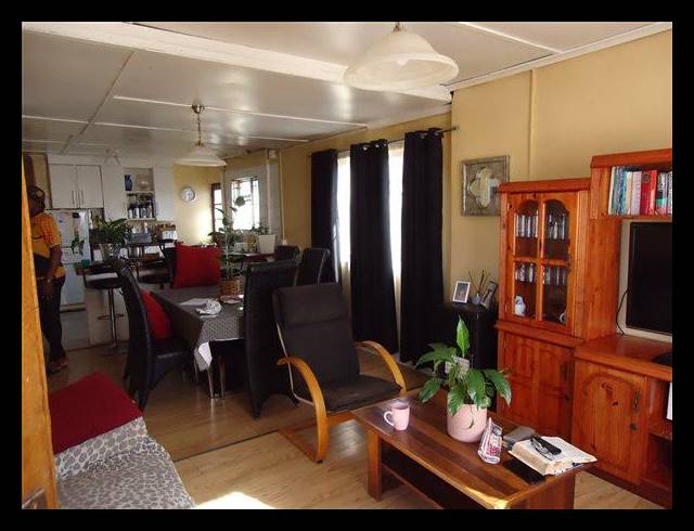 3 BEDROOM HOUSE FOR SALE IN SABATA DALINDYEBO SQUARE